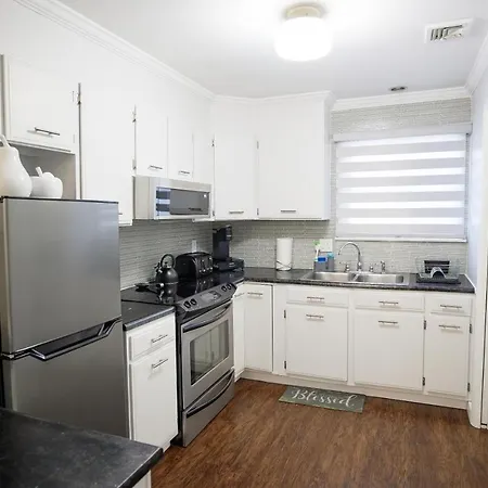A Modern Apt Close To Downtown Lancaster Exterior photo